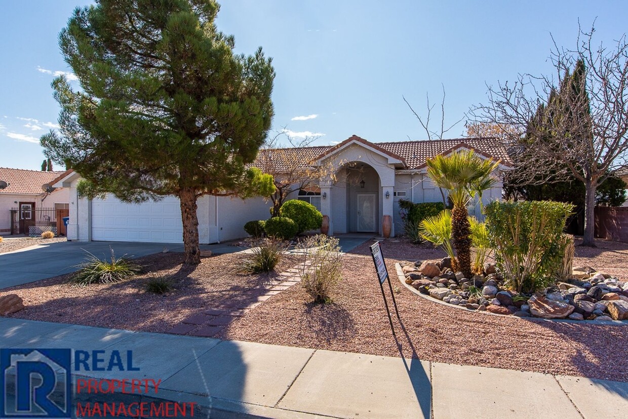 Primary Photo - Red Cliffs Home