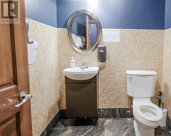 Building Photo - 18 Bridge St W