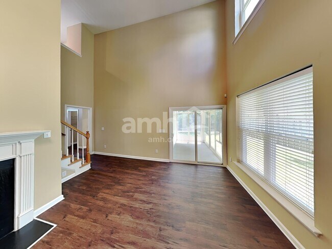 Building Photo - 10604 Secret Garden Ln