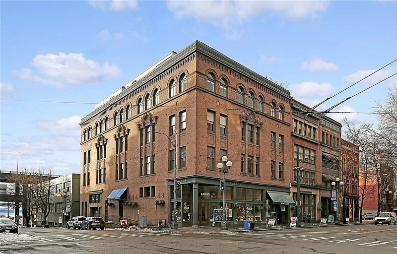 Primary Photo - 80 S Jackson St