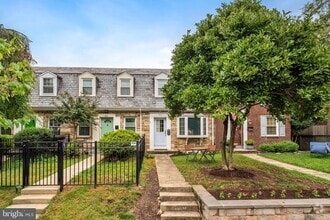 Building Photo - 1813 Leslie Ave