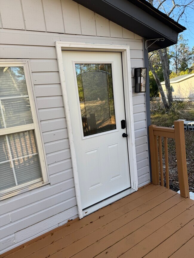 Building Photo - 3815 Dorothy Dr