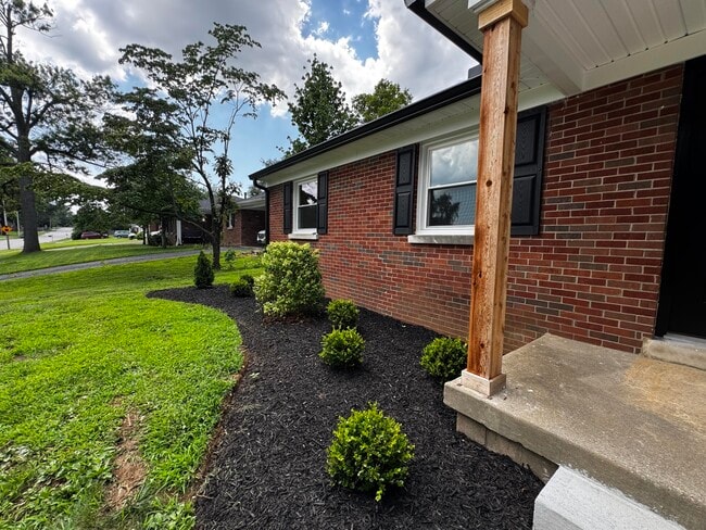 Building Photo - 1821 Blue Ridge Dr