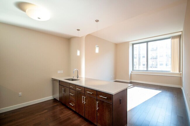 Foto del edificio - 43 Westland Ave