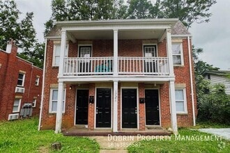 Building Photo - 1721 Blair St