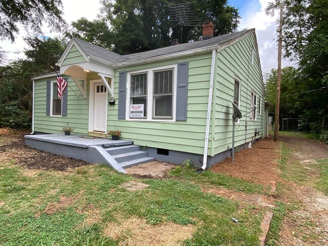 Building Photo - Cleveland Park large 2 bed / 1 bath remode...