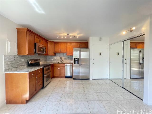 Building Photo - 2140 Kuhio Ave.