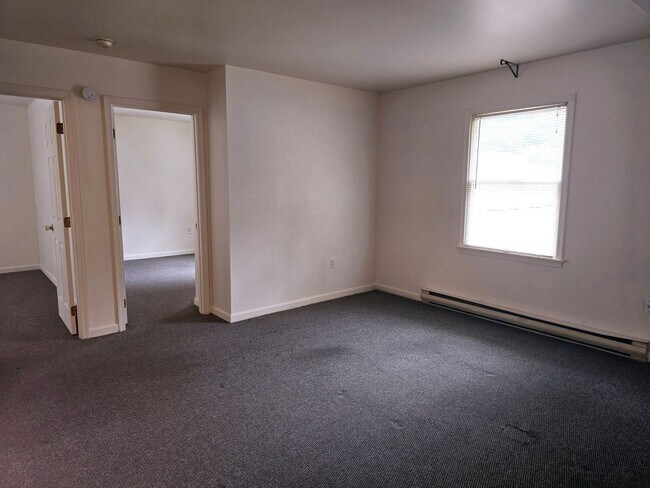 Building Photo - 6 5th St