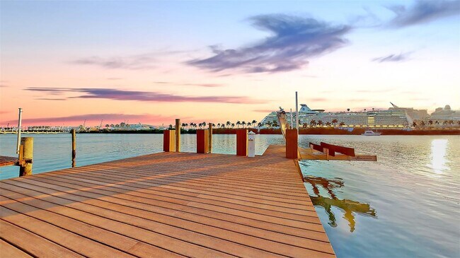 Foto del edificio - 260 S Coconut Ln
