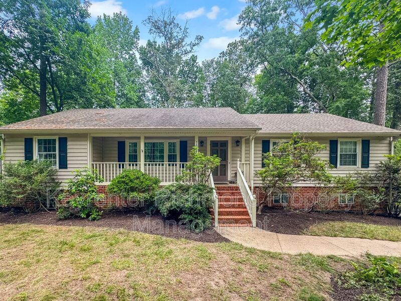 Primary Photo - 10210 Falconbridge Dr