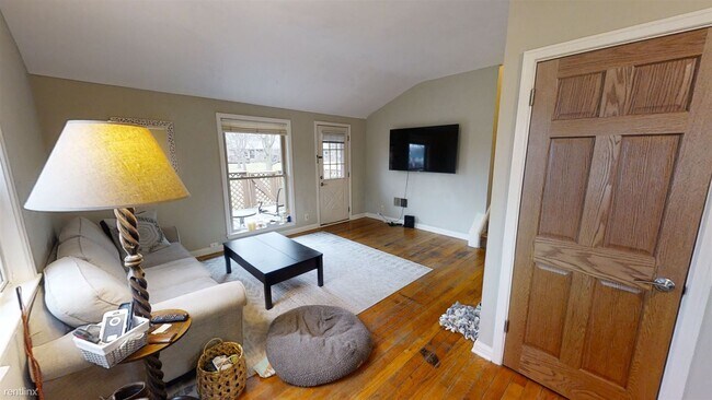 Building Photo - 2 br, 1 bath Condo - 2532 Pittsfield Blvd
