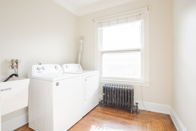 Foto del edificio - Beautiful Apartment Near Gaslight District!