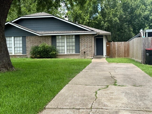 Foto del edificio - 22318 Tree House Ln