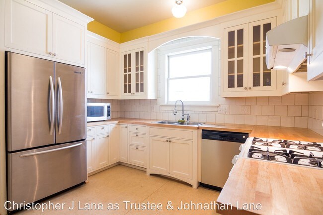 Building Photo - 1 br, 1 bath Apartment - 25 SW Hooker Street