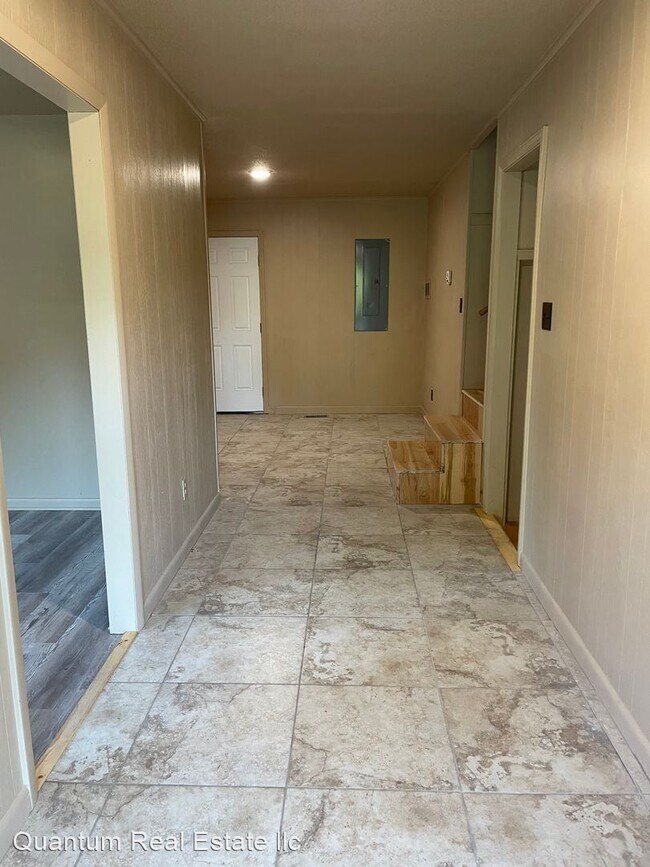 Foto del edificio - 5 br, 2 bath House - 2405 Alma Blvd