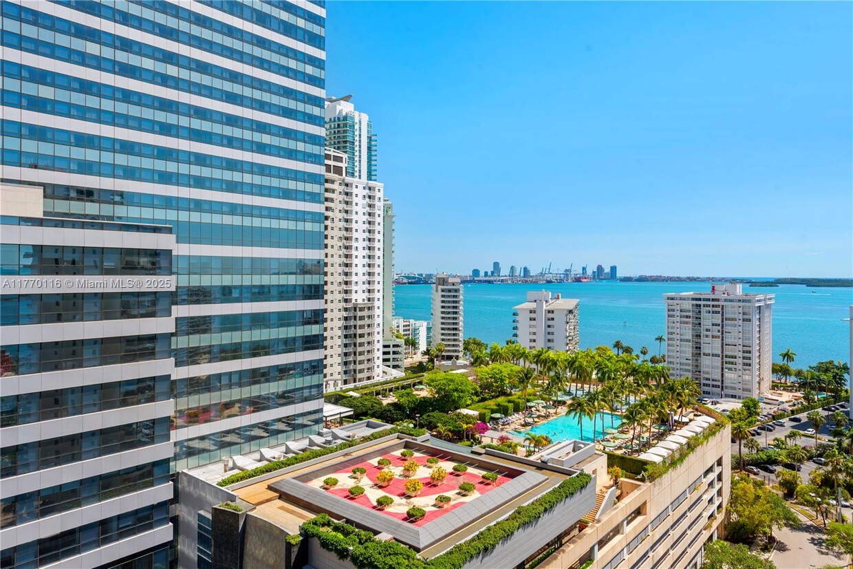 Primary Photo - 1451 Brickell Ave