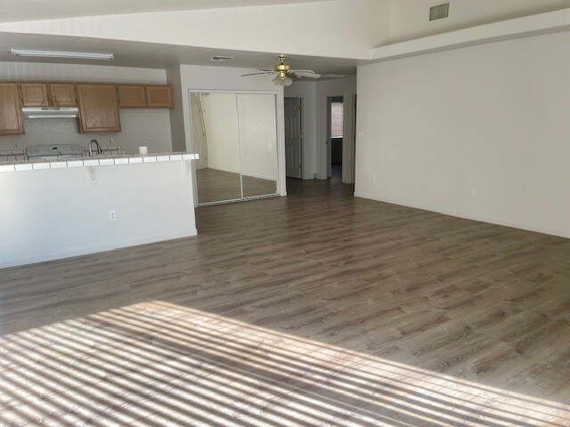 Foto del edificio - 450 Chardonnay Way