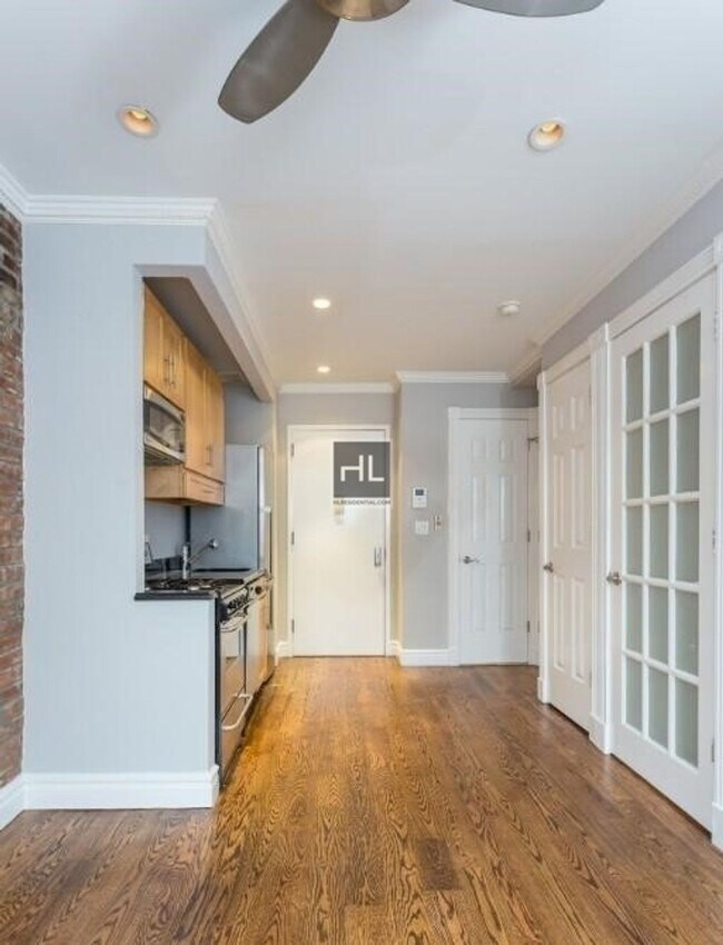 Foto del edificio - AMAZING 1 BR APARTMENT! WON’T LAST!! NO BR...