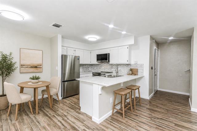 Foto del edificio - 3022 Forest Ln