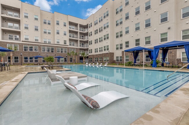 Building Photo - Cove at Galveston Yacht Basin