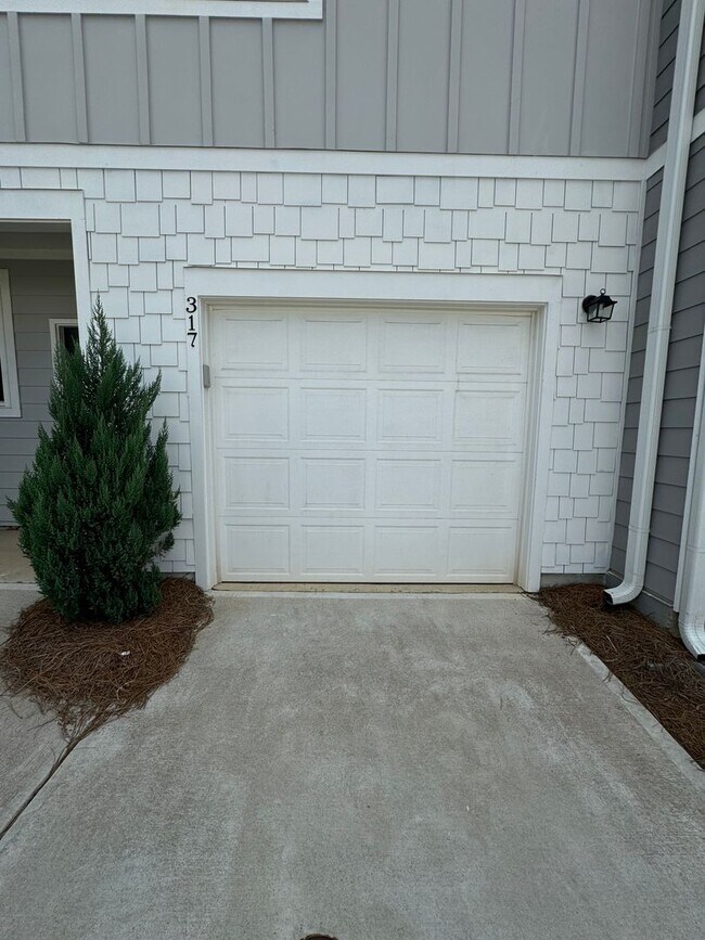 Foto del edificio - Nice 2/2.5 Townhouse in Cartersville- $1,495