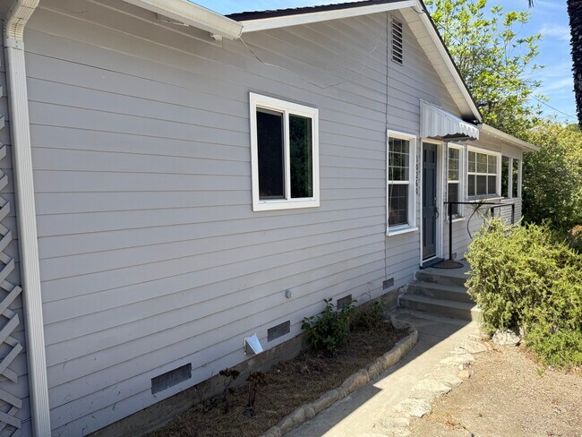Foto del edificio - 10260 Marcus Ave