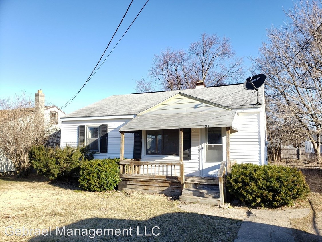 Primary Photo - 2 br, 1 bath House - 1369 Jolson Ave.