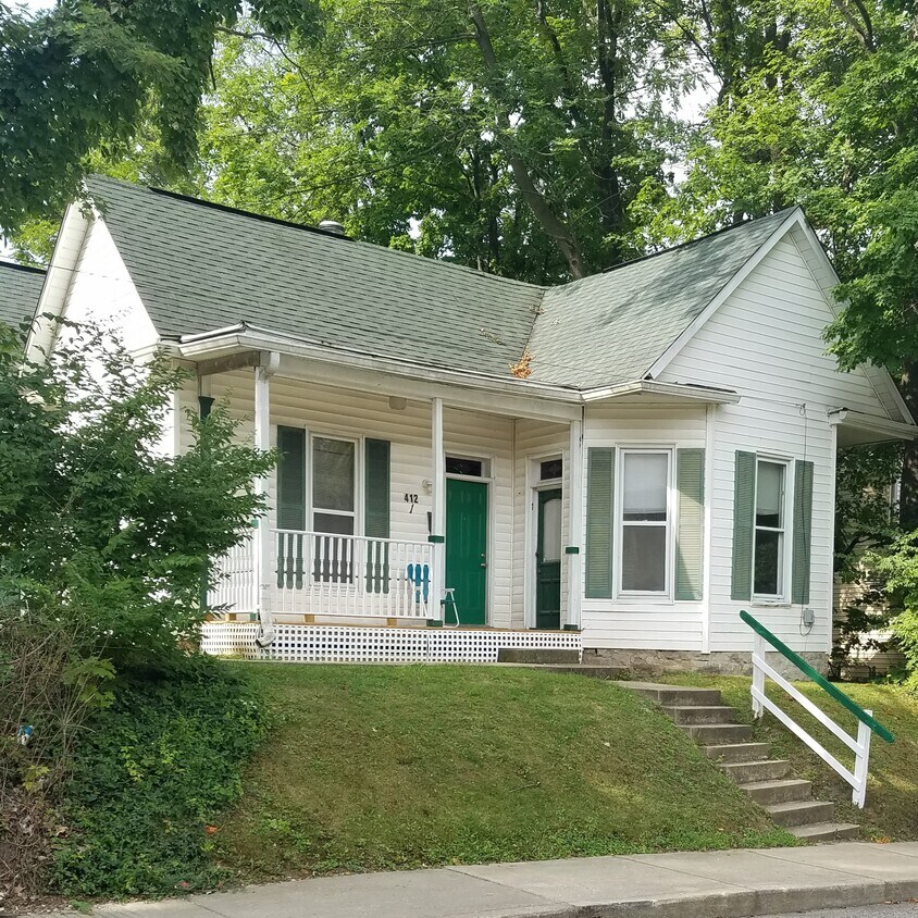near Campus and Kirkwood - 412 E Smith Ave