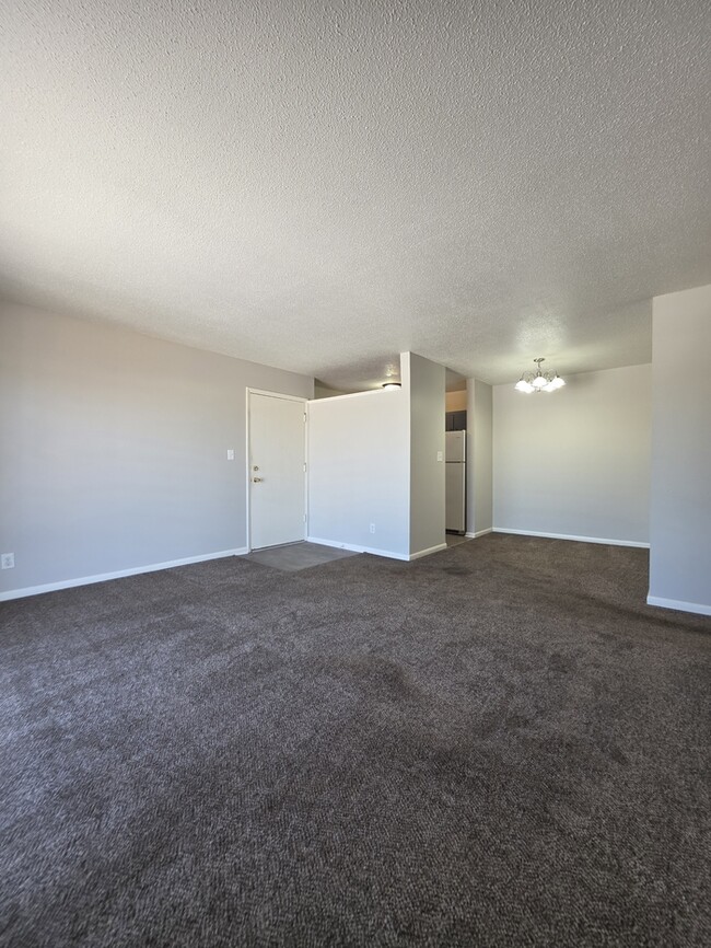 Building Photo - 802 Ruth Ann Dr