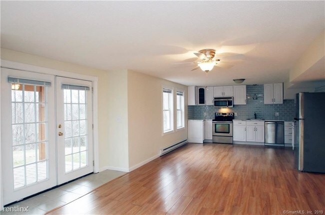 Foto del edificio - 1 br, 1 bath  - 138 Graham Ridge Rd