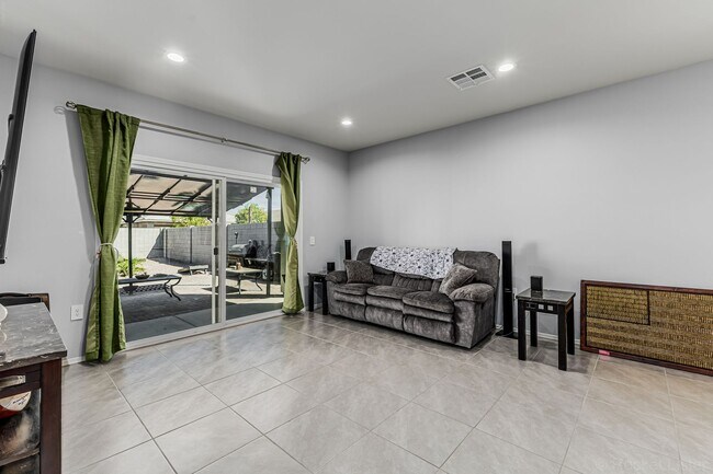 Foto del edificio - 5 Bedroom home in Maricopa