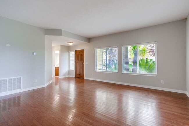 Building Photo - **Available Now*** Encinitas,  4 bedroom, ...