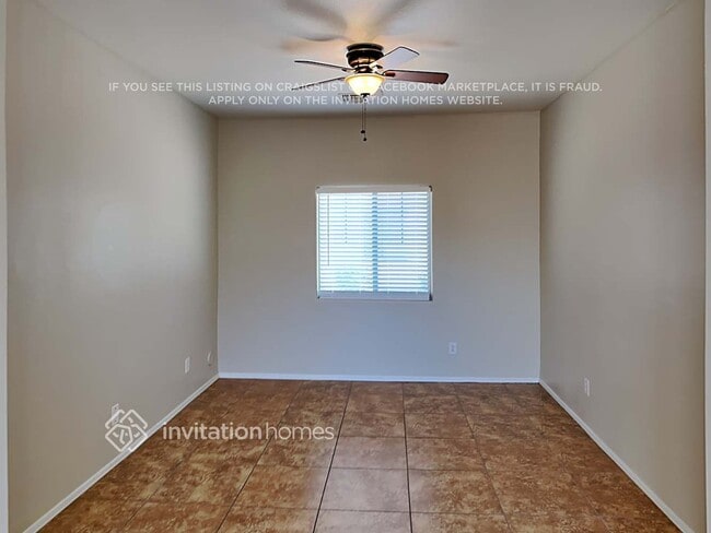 Building Photo - 4610 E Laurel Ct