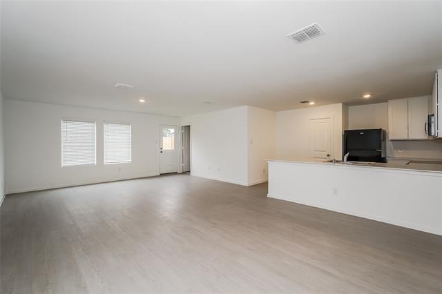 Building Photo - 1121 Tufted Dr