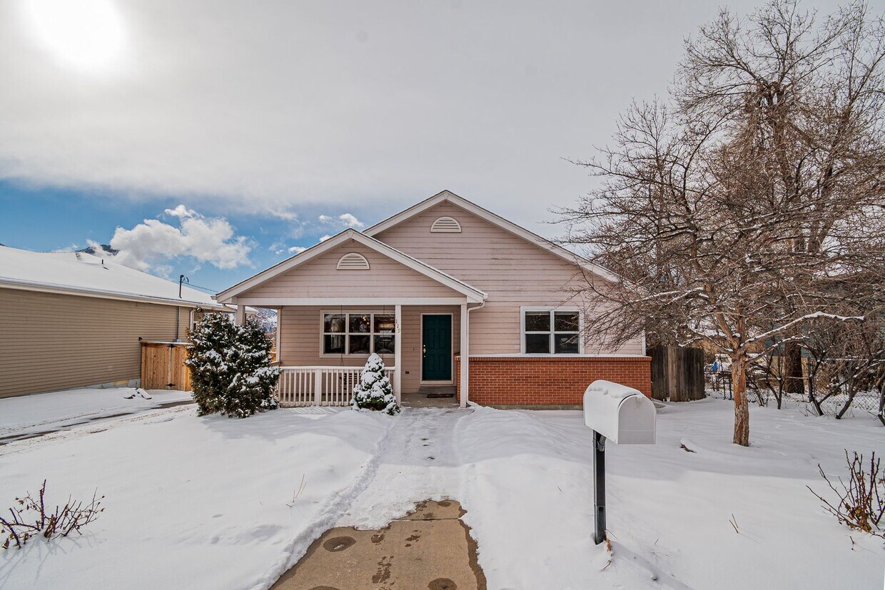 Cozy 2BD, 2BA Golden Home, Walk to Downtow... House Rental in Golden