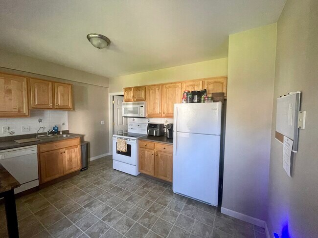 Kitchen - 50 Jenckes St