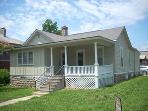 Building Photo - 141 Grover St