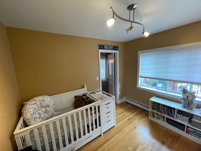 Building Photo - 838 Pelhamdale Ave