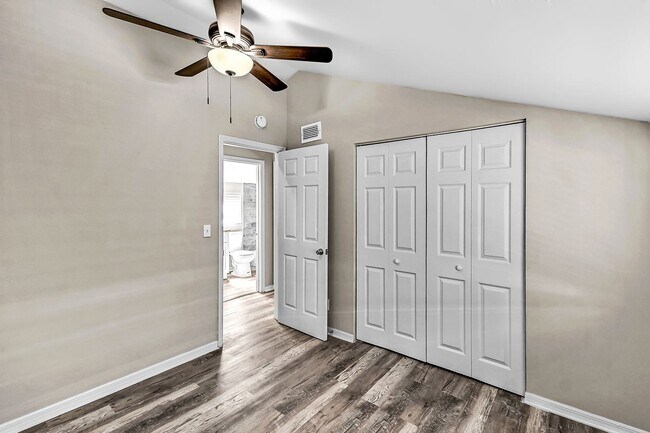 Building Photo - 3 br, 2.5 bath House - 5818 Cassandra Ct