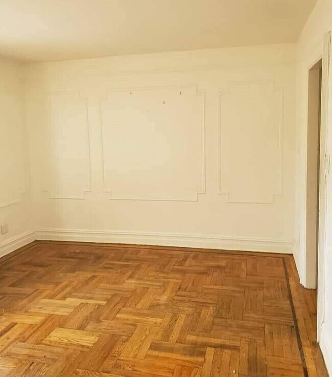 Foto del edificio - 738 E 45th St