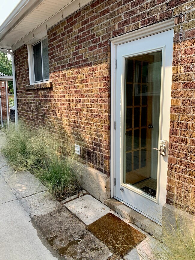 Basement apartment private side access - 1738 S 300 E