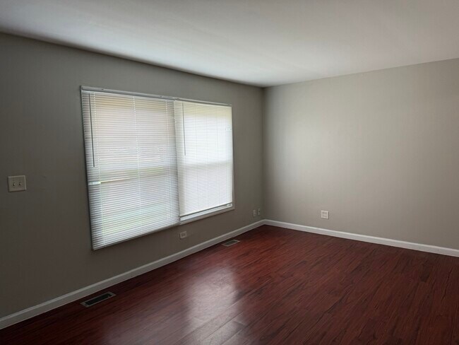 Foto del edificio - 7607 Bristol Ln