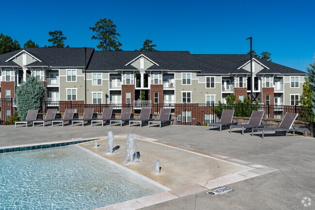 Salt Water Resort Pool - Palisades at Legacy Oaks