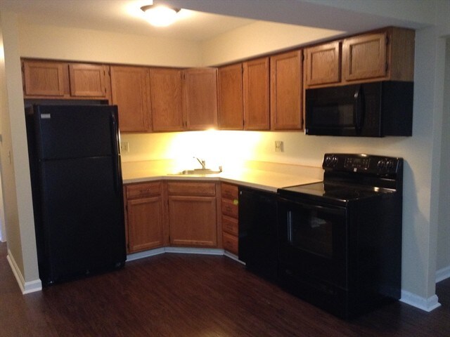 Building Photo - 5304 Country Club Lane