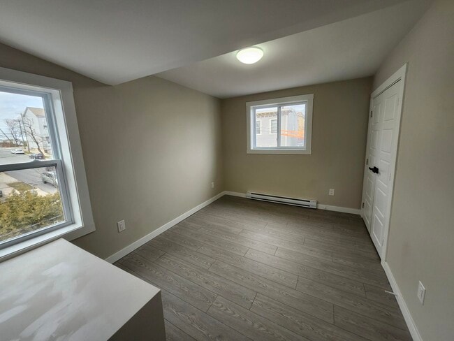 Building Photo - 24 Paddock St