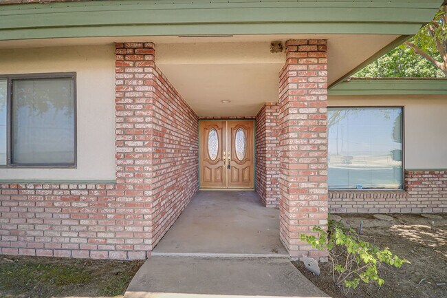 Foto del edificio - Ranch in NW Bakersfield w/Pool!
