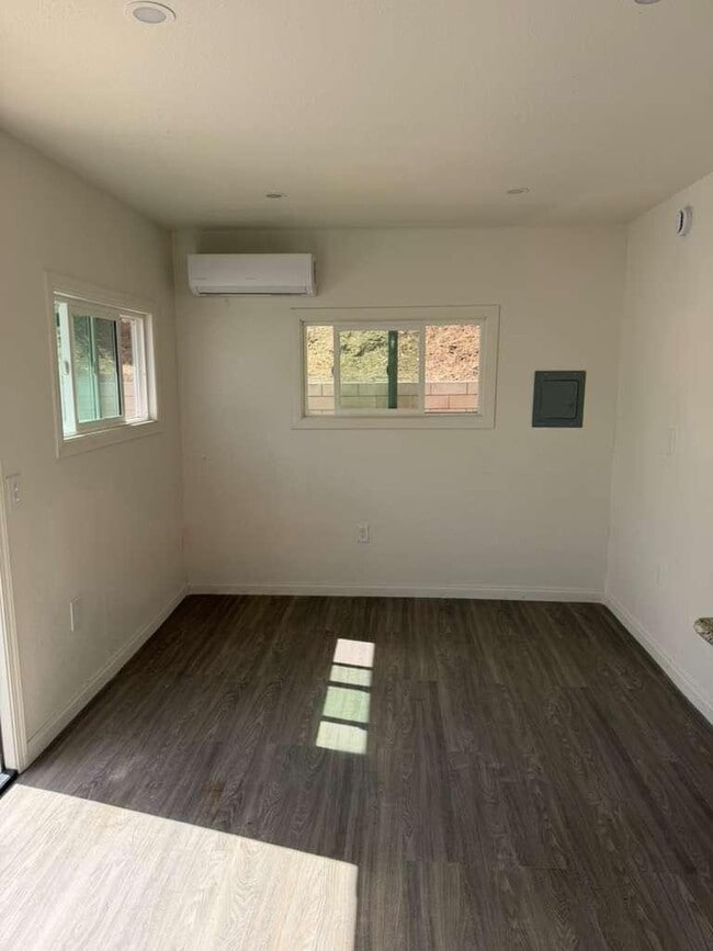 Foto del edificio - 4213 Marzo St