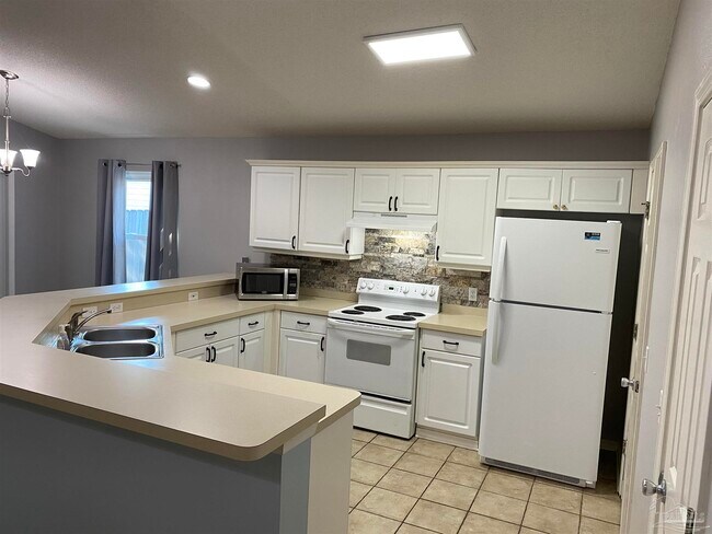 Foto del edificio - 327 Mizzen Ln