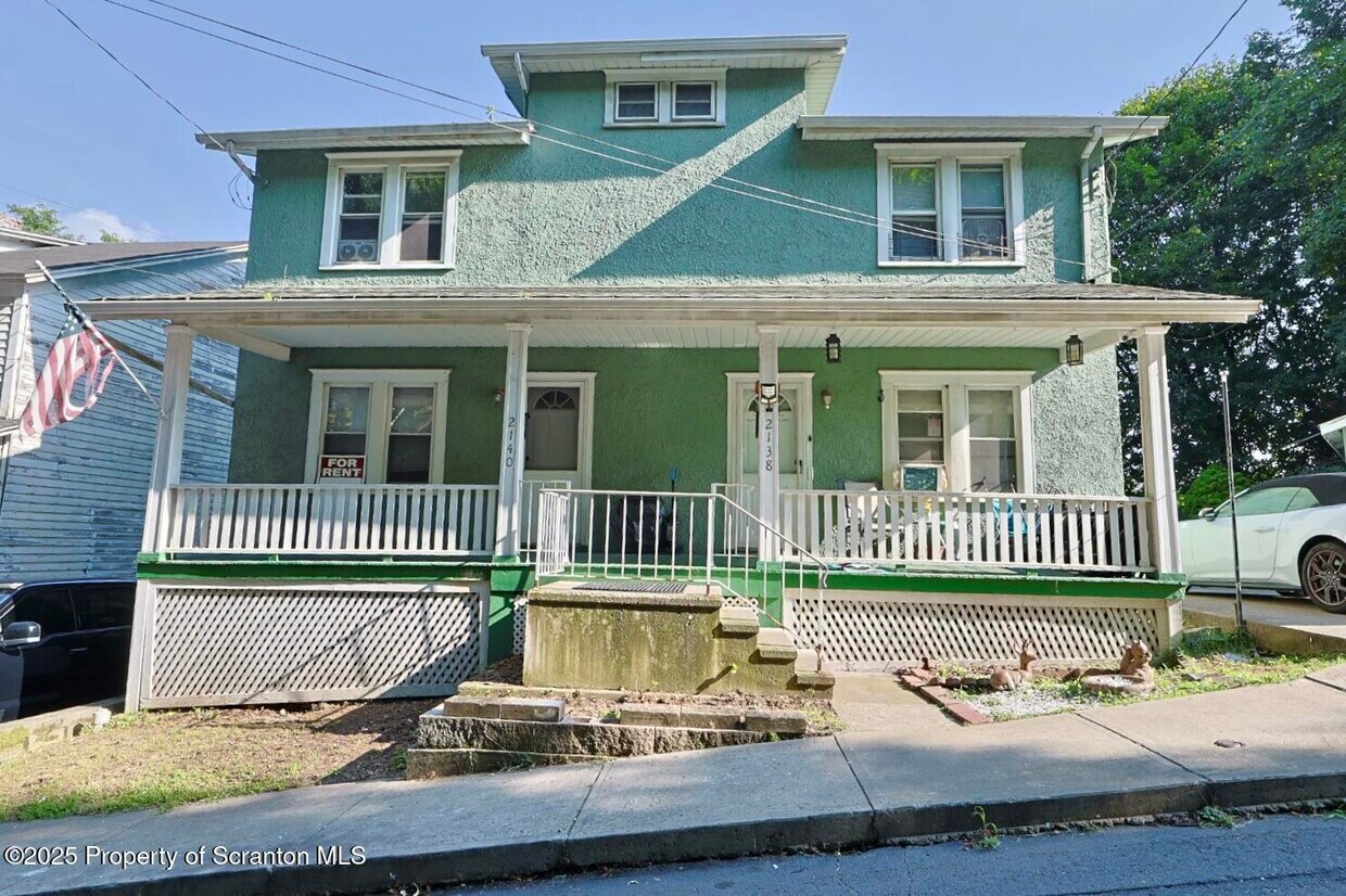 Foto principal - 2140 Pond Ave