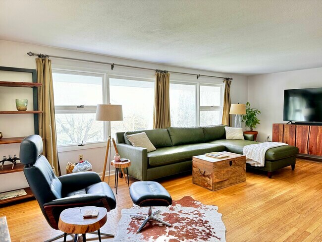 Foto del edificio - 407 Churchill Ln